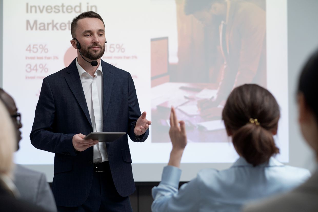 Why Smart Investors in the UAE Trust Founder-Led Conversations Over Pitches
